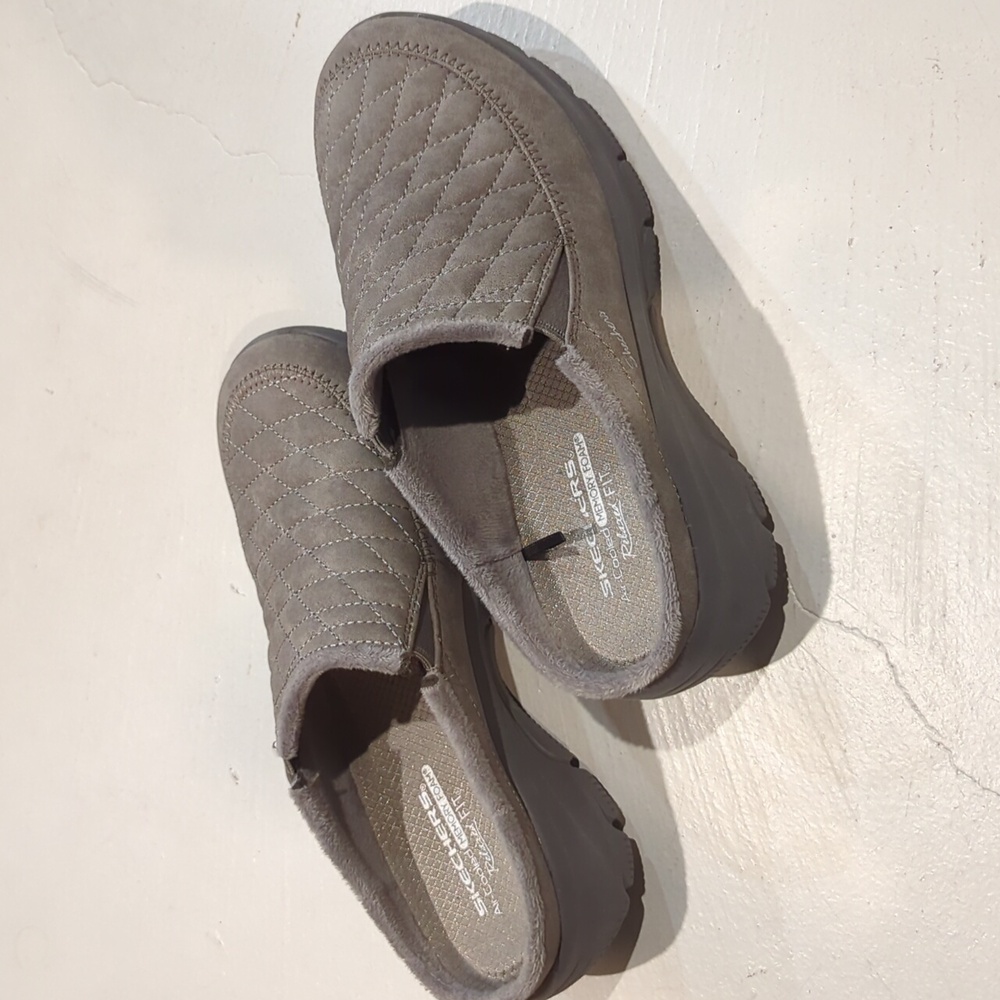 Women's Skechers air-cooled memory foam relaxed fit slip-ons gray size 9